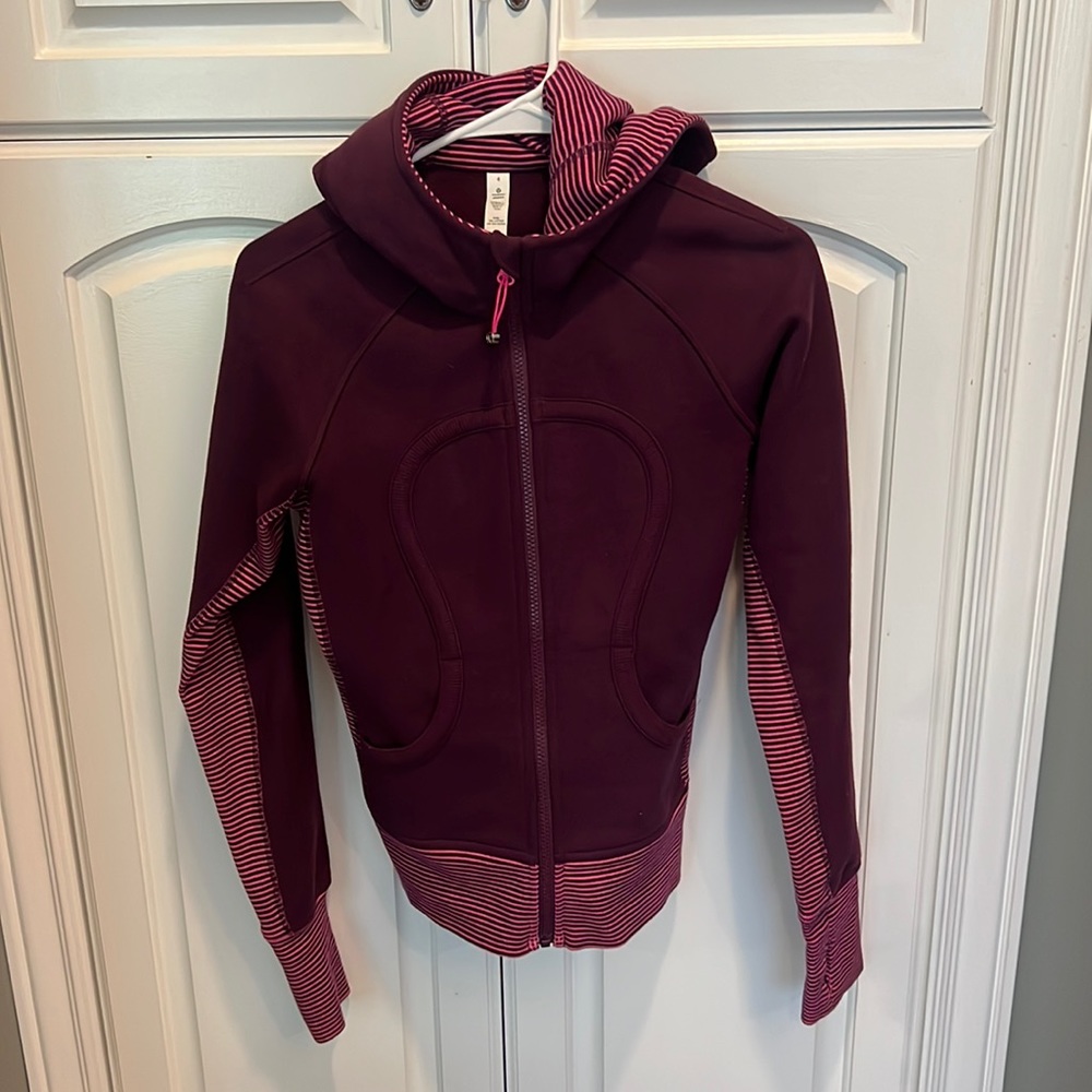 Like new lululemon scuba hoodie sz4 pink maroon
